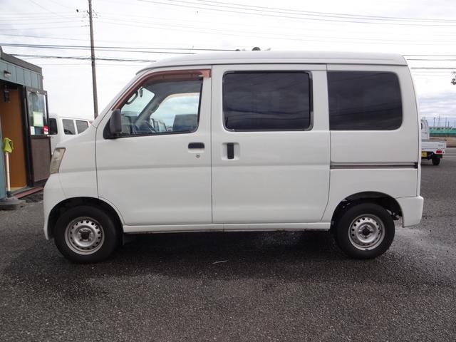 ハイゼットカーゴ スペシャル　４ＷＤ　５速ＭＴ　両側スライドドア　エアコン　ラジオ（4枚目）