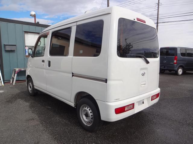 ハイゼットカーゴ スペシャル　４ＷＤ　５速ＭＴ　両側スライドドア　エアコン　ラジオ（8枚目）