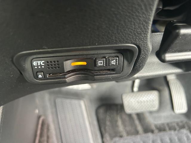 ヴェゼル Ｘ・ホンダセンシング　純正８インチナビ　前後ドライブレコーダー　Ｒカメラ　Ｗエアバッグ　盗難防止　アクティブクルーズコントロール　オートエアコン　ＬＥＤランプ　衝突軽減ブレ－キ　パワステ　カーテンエアバック　ＵＳＢポート（16枚目）