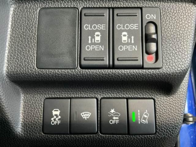 フリード+ G・ホンダセンシング 純正9インチナビ ドライブレコーダー プリクラッシュ Bモニター 両側オートスライドドア パワーウインド スマートキー 両席エアバック PS フルセグ アイドリングS 盗難警報装置 クルコン DVD(19枚目)