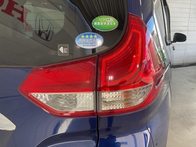 フリード+ G・ホンダセンシング 純正9インチナビ ドライブレコーダー プリクラッシュ Bモニター 両側オートスライドドア パワーウインド スマートキー 両席エアバック PS フルセグ アイドリングS 盗難警報装置 クルコン DVD(28枚目)