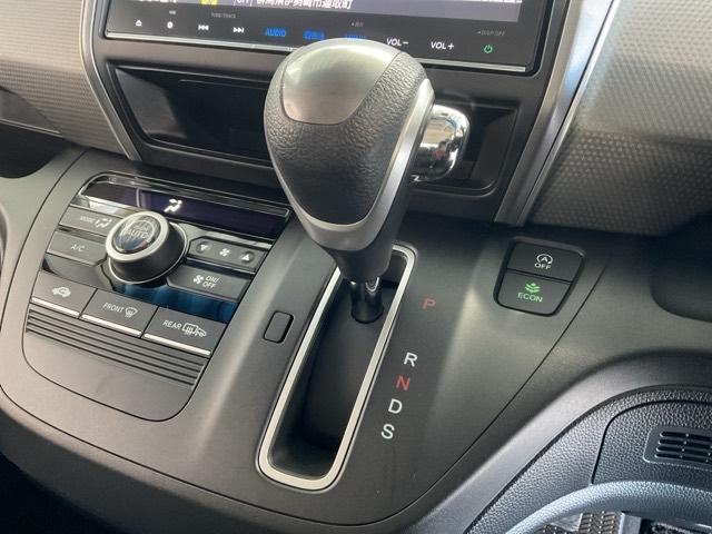 フリード+ G・ホンダセンシング 純正9インチナビ ドライブレコーダー プリクラッシュ Bモニター 両側オートスライドドア パワーウインド スマートキー 両席エアバック PS フルセグ アイドリングS 盗難警報装置 クルコン DVD(30枚目)