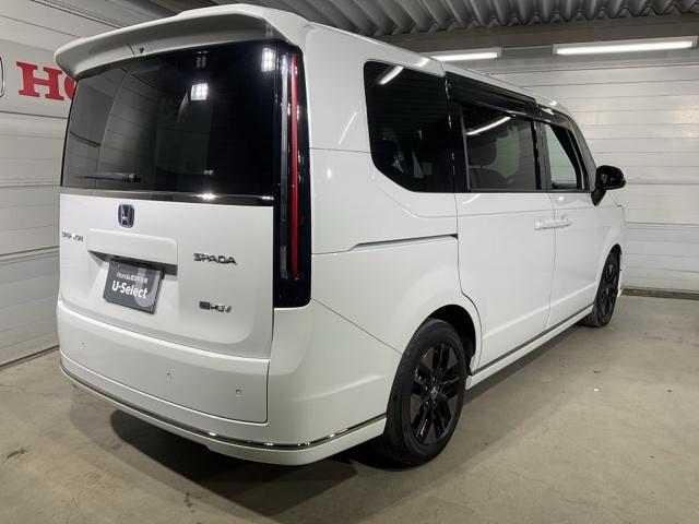 ステップワゴン ｅ：ＨＥＶスパーダ　純正１１．４インチメモリーナビ　１５．６インチリア席モニター　前後ドライブレコーダー　１オーナー　フルオートエアコン　ＥＳＣ　シートヒータ　キーフリー　ＬＥＤヘッドランプ　イモビ　ＡＢＳ　リアカメラ（4枚目）