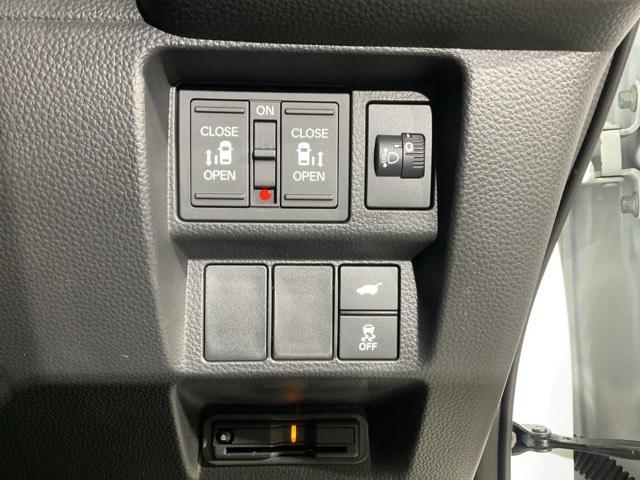 ステップワゴン ｅ：ＨＥＶスパーダ　純正１１．４インチメモリーナビ　１５．６インチリア席モニター　前後ドライブレコーダー　１オーナー　フルオートエアコン　ＥＳＣ　シートヒータ　キーフリー　ＬＥＤヘッドランプ　イモビ　ＡＢＳ　リアカメラ（19枚目）