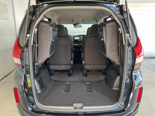 フリード Ｇ・ホンダセンシング　純正メモリーナビ　シートヒーター　ＥＴＣ車載器　両側パワースライドドア　追突被害軽減ブレーキ　ｉストップ　Ｗエアバッグ　パワーウィンドウ　１オ－ナ－　アクティブクルーズコントロール　スマートキ　ＶＳＡ（12枚目）