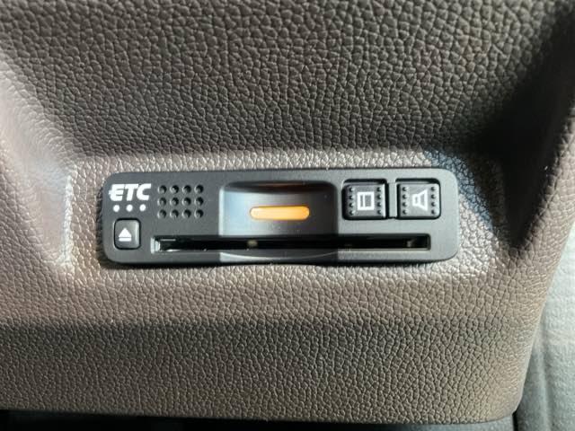 フリード Ｇ・ホンダセンシング　純正メモリーナビ　シートヒーター　ＥＴＣ車載器　両側パワースライドドア　追突被害軽減ブレーキ　ｉストップ　Ｗエアバッグ　パワーウィンドウ　１オ－ナ－　アクティブクルーズコントロール　スマートキ　ＶＳＡ（17枚目）