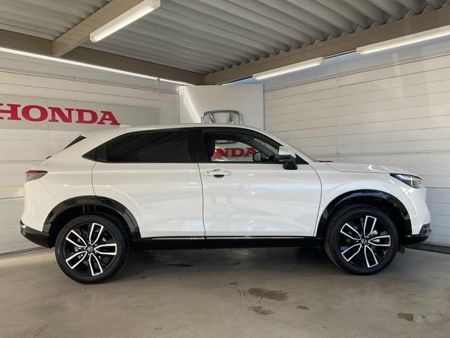 ヴェゼル ｅ：ＨＥＶＺ　ディスプレイオーディオ　シートヒーター　ブラインドスポットディスプレイ　ステアリングヒーター　衝突回避支援ブレーキ機能　１オナ　スマキ　Ｐトランク　フルオートエアコン　エアバッグ　両席エアバック（27枚目）