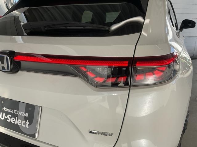 ヴェゼル ｅ：ＨＥＶＺ　ディスプレイオーディオ　シートヒーター　ブラインドスポットディスプレイ　ステアリングヒーター　衝突回避支援ブレーキ機能　１オナ　スマキ　Ｐトランク　フルオートエアコン　エアバッグ　両席エアバック（29枚目）