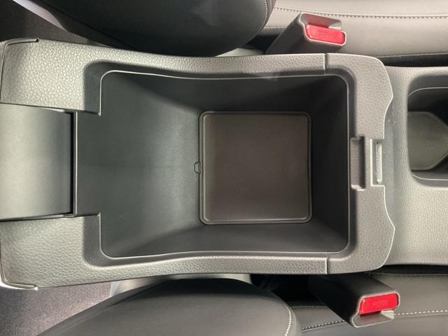 ヴェゼル ｅ：ＨＥＶＺ　ディスプレイオーディオ　シートヒーター　ブラインドスポットディスプレイ　ステアリングヒーター　衝突回避支援ブレーキ機能　１オナ　スマキ　Ｐトランク　フルオートエアコン　エアバッグ　両席エアバック（36枚目）