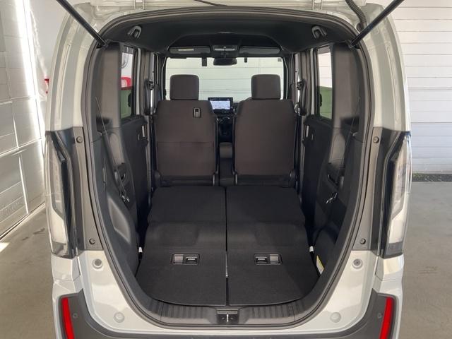 N-BOXカスタム ベースグレード 純正9インチコネクトナビ 前後ドライブレコーダー シートヒーター ETC車載器 LEDヘッドライト USB接続 CMBS Dレコ 禁煙 オートエアコン スマートキ 盗難防止装置 クルコン バックカメラ(13枚目)