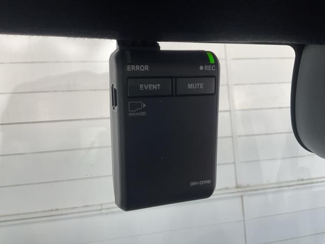 N-BOXカスタム ベースグレード 純正9インチコネクトナビ 前後ドライブレコーダー シートヒーター ETC車載器 LEDヘッドライト USB接続 CMBS Dレコ 禁煙 オートエアコン スマートキ 盗難防止装置 クルコン バックカメラ(22枚目)