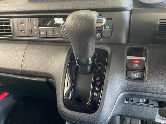 N-BOXカスタム ベースグレード 純正9インチコネクトナビ 前後ドライブレコーダー シートヒーター ETC車載器 LEDヘッドライト USB接続 CMBS Dレコ 禁煙 オートエアコン スマートキ 盗難防止装置 クルコン バックカメラ(29枚目)