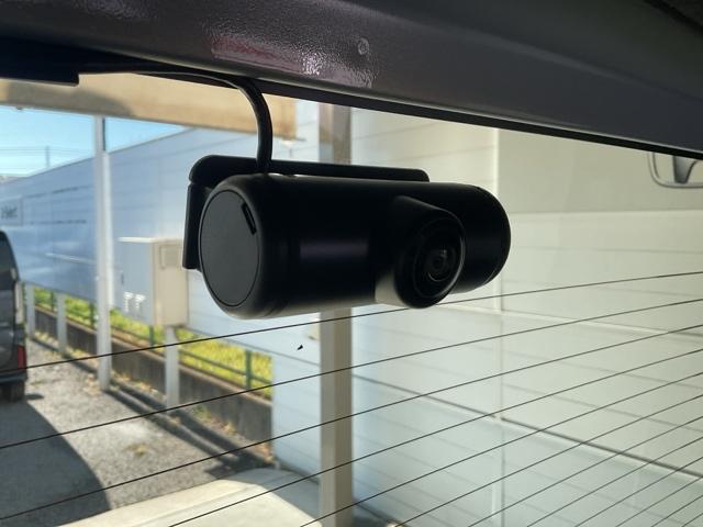 N-BOXカスタム ベースグレード 純正9インチコネクトナビ 前後ドライブレコーダー シートヒーター ETC車載器 LEDヘッドライト USB接続 CMBS Dレコ 禁煙 オートエアコン スマートキ 盗難防止装置 クルコン バックカメラ(32枚目)