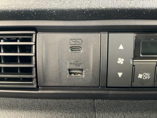 N-BOXカスタム ベースグレード 純正9インチ画面コネクトナビ 前後ドライブレコーダー ETC車載器 両側パワースライドドア シートヒーター LEDヘッドライト W電動ドア USB接続 CMBS Dレコ オートエアコン スマートキ(16枚目)