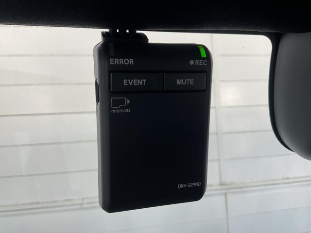 N-BOXカスタム ベースグレード 純正9インチ画面コネクトナビ 前後ドライブレコーダー ETC車載器 両側パワースライドドア シートヒーター LEDヘッドライト W電動ドア USB接続 CMBS Dレコ オートエアコン スマートキ(20枚目)