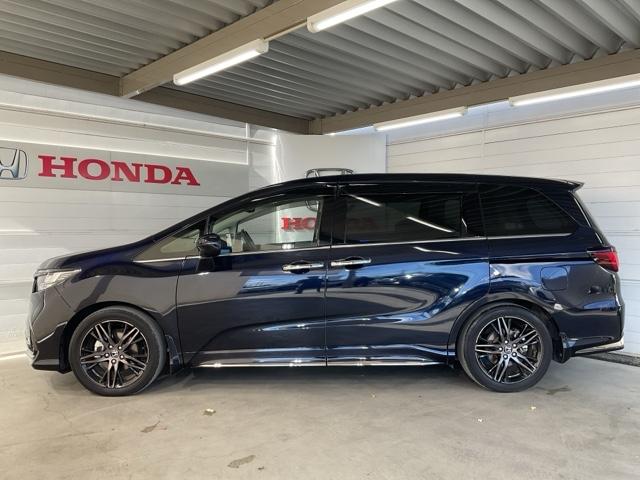 オデッセイハイブリッド ｅ：ＨＥＶアブソルート・ＥＸ　純正１０インチナビ　前後ドライブレコーダー　リモコンエンジンスターター　シートヒーター　ハンズフリーテールゲート　ＥＴＣ２．０車載器　電動Ｒゲート　ＬＥＤライト　シ－トヒ－タ－　両側ＰＳＤ　Ｐアシスト（4枚目）