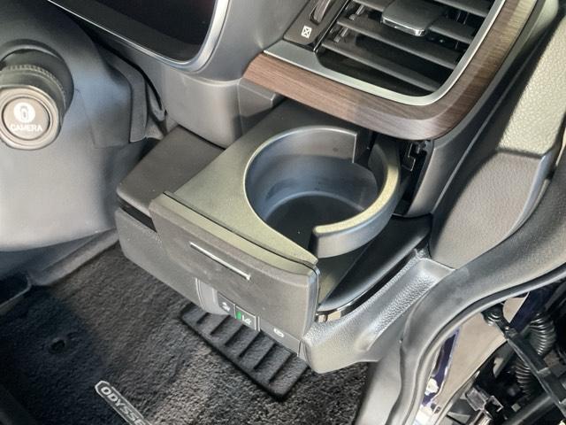 オデッセイハイブリッド ｅ：ＨＥＶアブソルート・ＥＸ　純正１０インチナビ　前後ドライブレコーダー　リモコンエンジンスターター　シートヒーター　ハンズフリーテールゲート　ＥＴＣ２．０車載器　電動Ｒゲート　ＬＥＤライト　シ－トヒ－タ－　両側ＰＳＤ　Ｐアシスト（39枚目）