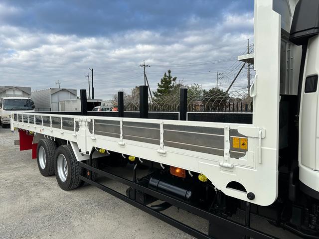 ファイター 　大型　トラック　２デフ　増トン　３軸　低床　ワイド　平ボディ　１１．８トン　平　トラック　強化ボディ　大型トラック（13枚目）
