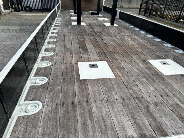 ファイター 　大型　トラック　２デフ　増トン　３軸　低床　ワイド　平ボディ　１１．８トン　平　トラック　強化ボディ　大型トラック（20枚目）