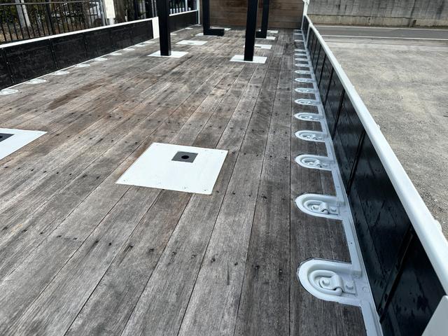 ファイター 　大型　トラック　２デフ　増トン　３軸　低床　ワイド　平ボディ　１１．８トン　平　トラック　強化ボディ　大型トラック（21枚目）