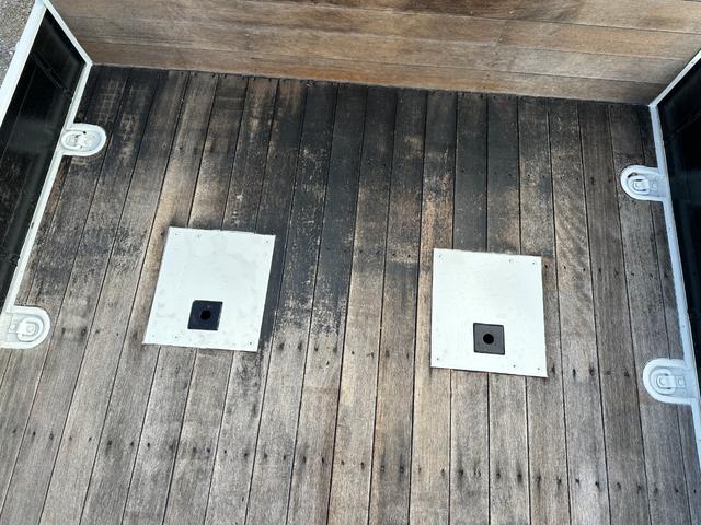 ファイター 　大型　トラック　２デフ　増トン　３軸　低床　ワイド　平ボディ　１１．８トン　平　トラック　強化ボディ　大型トラック（23枚目）