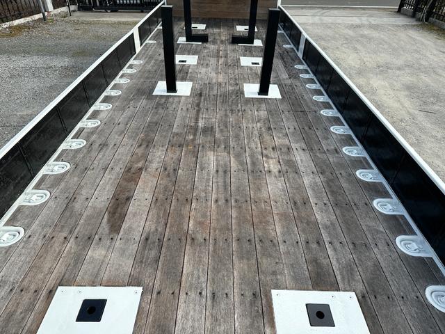 ファイター 　大型　トラック　２デフ　増トン　３軸　低床　ワイド　平ボディ　１１．８トン　平　トラック　強化ボディ　大型トラック（26枚目）