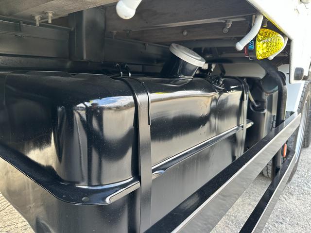 ファイター 　大型　トラック　２デフ　増トン　３軸　低床　ワイド　平ボディ　１１．８トン　平　トラック　強化ボディ　大型トラック（37枚目）