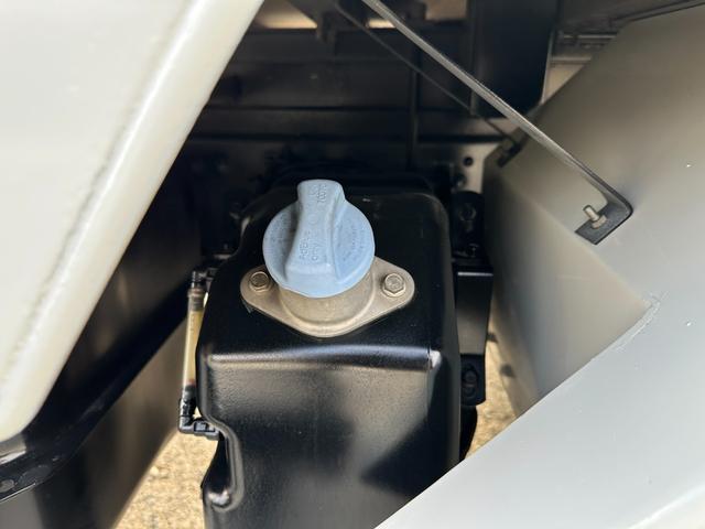 ファイター 　大型　トラック　２デフ　増トン　３軸　低床　ワイド　平ボディ　１１．８トン　平　トラック　強化ボディ　大型トラック（38枚目）