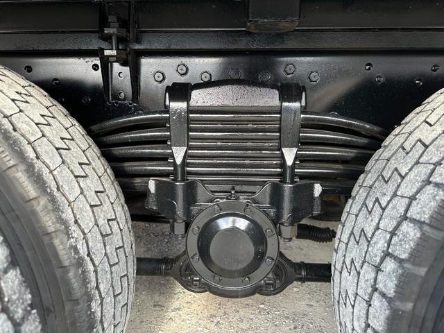 ファイター 　大型　トラック　２デフ　増トン　３軸　低床　ワイド　平ボディ　１１．８トン　平　トラック　強化ボディ　大型トラック（40枚目）