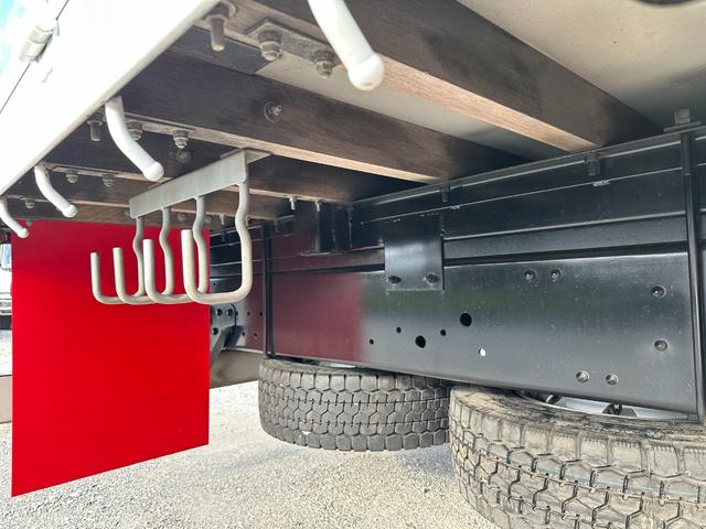 ファイター 　大型　トラック　２デフ　増トン　３軸　低床　ワイド　平ボディ　１１．８トン　平　トラック　強化ボディ　大型トラック（45枚目）