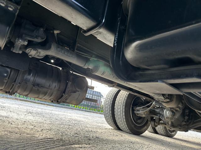 ファイター 　大型　トラック　２デフ　増トン　３軸　低床　ワイド　平ボディ　１１．８トン　平　トラック　強化ボディ　大型トラック（50枚目）