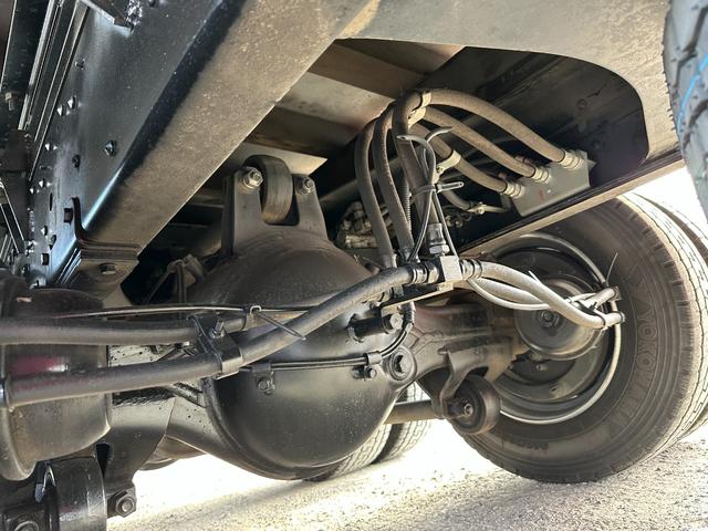 ファイター 　大型　トラック　２デフ　増トン　３軸　低床　ワイド　平ボディ　１１．８トン　平　トラック　強化ボディ　大型トラック（52枚目）