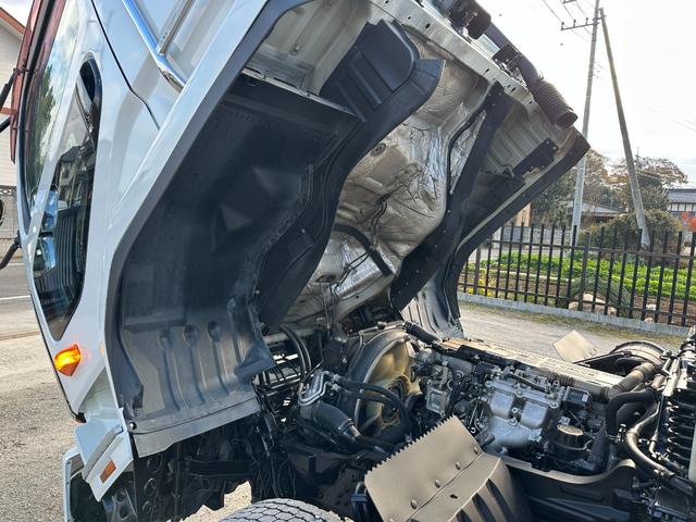 ファイター 　大型　トラック　２デフ　増トン　３軸　低床　ワイド　平ボディ　１１．８トン　平　トラック　強化ボディ　大型トラック（58枚目）