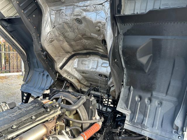 ファイター 　大型　トラック　２デフ　増トン　３軸　低床　ワイド　平ボディ　１１．８トン　平　トラック　強化ボディ　大型トラック（60枚目）