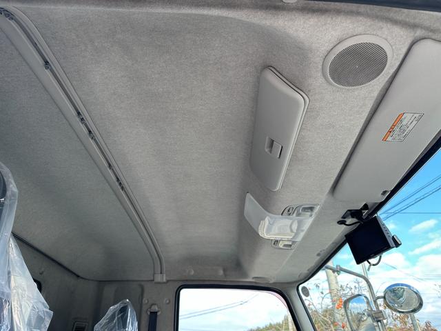 ファイター 　大型　トラック　２デフ　増トン　３軸　低床　ワイド　平ボディ　１１．８トン　平　トラック　強化ボディ　大型トラック（64枚目）