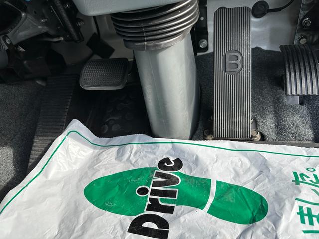 ファイター 　大型　トラック　２デフ　増トン　３軸　低床　ワイド　平ボディ　１１．８トン　平　トラック　強化ボディ　大型トラック（65枚目）