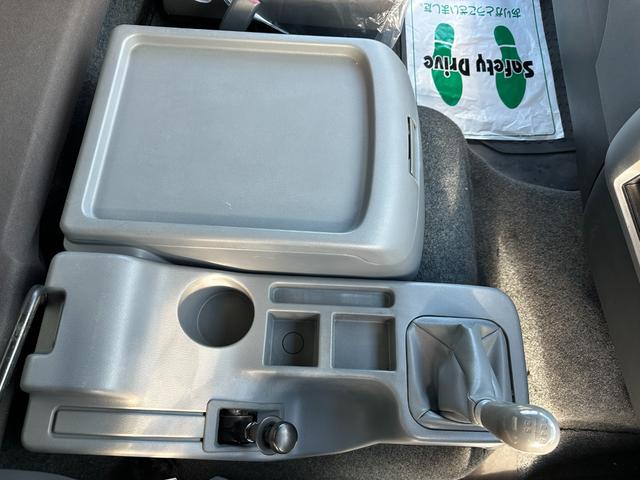 ファイター 　大型　トラック　２デフ　増トン　３軸　低床　ワイド　平ボディ　１１．８トン　平　トラック　強化ボディ　大型トラック（68枚目）