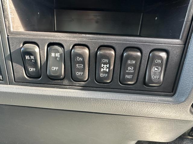 ファイター 　大型　トラック　２デフ　増トン　３軸　低床　ワイド　平ボディ　１１．８トン　平　トラック　強化ボディ　大型トラック（74枚目）