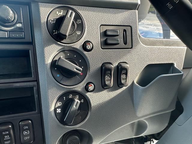 ファイター 　大型　トラック　２デフ　増トン　３軸　低床　ワイド　平ボディ　１１．８トン　平　トラック　強化ボディ　大型トラック（75枚目）