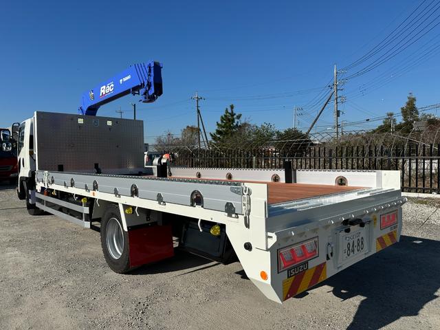 フォワード 　５段クレーン　ラジコン　フックイン　増トン　セルフ　セルフクレーン　ハイジャッキ　ワイドボディ　平ボディ　７．１トントラック　タダノ　平クレーン　回送車　ローダー　中古トラック　重機運搬車　ユニック（18枚目）