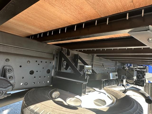 フォワード 　５段クレーン　ラジコン　フックイン　増トン　セルフ　セルフクレーン　ハイジャッキ　ワイドボディ　平ボディ　７．１トントラック　タダノ　平クレーン　回送車　ローダー　中古トラック　重機運搬車　ユニック（41枚目）