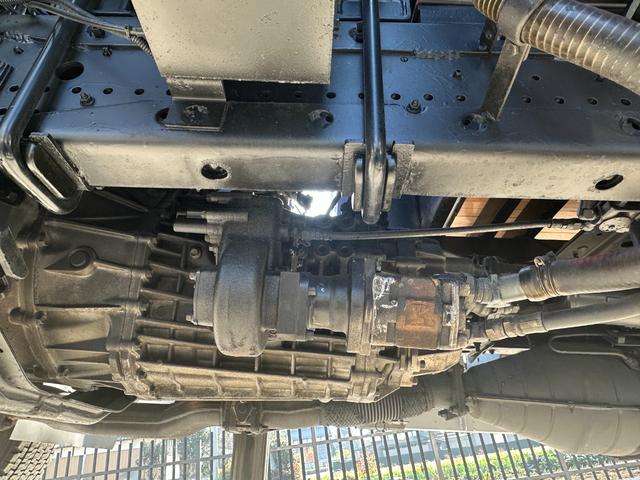 フォワード 　５段クレーン　ラジコン　フックイン　増トン　セルフ　セルフクレーン　ハイジャッキ　ワイドボディ　平ボディ　７．１トントラック　タダノ　平クレーン　回送車　ローダー　中古トラック　重機運搬車　ユニック（43枚目）