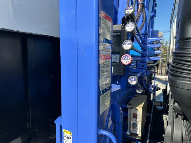 フォワード 　５段クレーン　ラジコン　フックイン　増トン　セルフ　セルフクレーン　ハイジャッキ　ワイドボディ　平ボディ　７．１トントラック　タダノ　平クレーン　回送車　ローダー　中古トラック　重機運搬車　ユニック（53枚目）