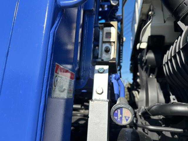 フォワード 　５段クレーン　ラジコン　フックイン　増トン　セルフ　セルフクレーン　ハイジャッキ　ワイドボディ　平ボディ　７．１トントラック　タダノ　平クレーン　回送車　ローダー　中古トラック　重機運搬車　ユニック（54枚目）