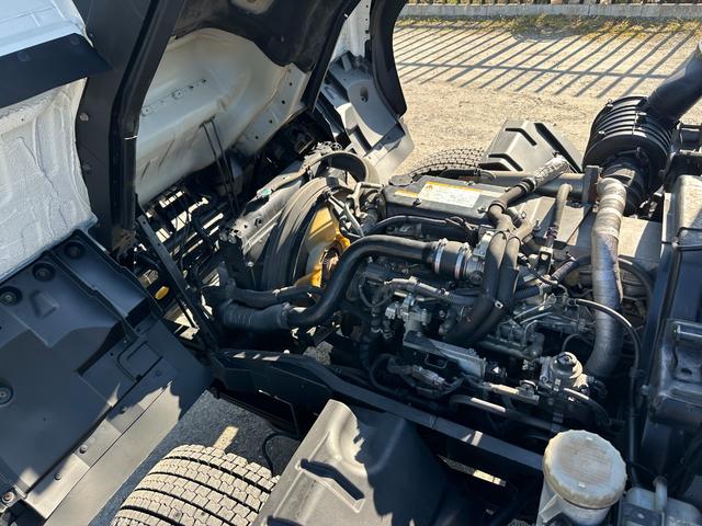 フォワード 　５段クレーン　ラジコン　フックイン　増トン　セルフ　セルフクレーン　ハイジャッキ　ワイドボディ　平ボディ　７．１トントラック　タダノ　平クレーン　回送車　ローダー　中古トラック　重機運搬車　ユニック（61枚目）