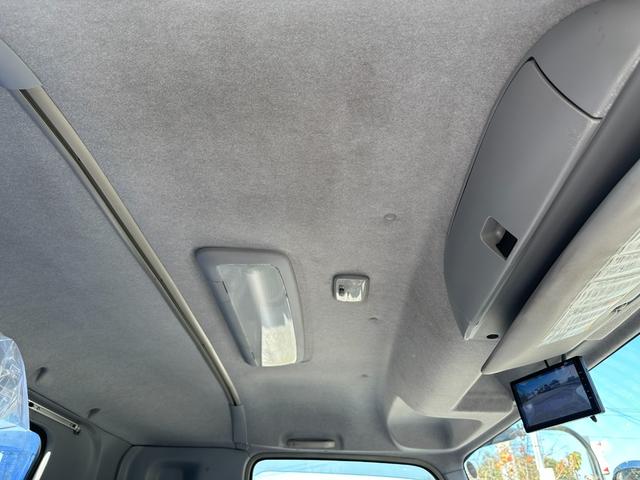 フォワード 　５段クレーン　ラジコン　フックイン　増トン　セルフ　セルフクレーン　ハイジャッキ　ワイドボディ　平ボディ　７．１トントラック　タダノ　平クレーン　回送車　ローダー　中古トラック　重機運搬車　ユニック（65枚目）