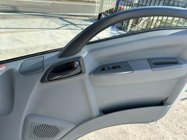 フォワード 　５段クレーン　ラジコン　フックイン　増トン　セルフ　セルフクレーン　ハイジャッキ　ワイドボディ　平ボディ　７．１トントラック　タダノ　平クレーン　回送車　ローダー　中古トラック　重機運搬車　ユニック（74枚目）