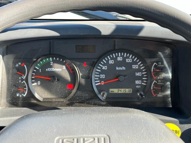 フォワード 　５段クレーン　ラジコン　フックイン　増トン　セルフ　セルフクレーン　ハイジャッキ　ワイドボディ　平ボディ　７．１トントラック　タダノ　平クレーン　回送車　ローダー　中古トラック　重機運搬車　ユニック（75枚目）