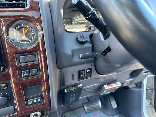 ランドクルーザープラド TXリミテッド 3.0TX ディーゼル 4WD 寒冷地仕様 8人乗り サンルーフ KDJ95W ターボ SUV(52枚目)