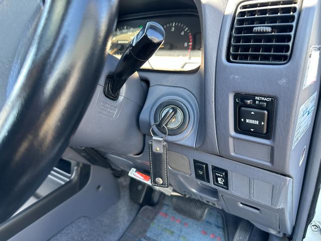 ランドクルーザープラド TXリミテッド 3.0TX ディーゼル 4WD 寒冷地仕様 8人乗り サンルーフ KDJ95W ターボ SUV(53枚目)